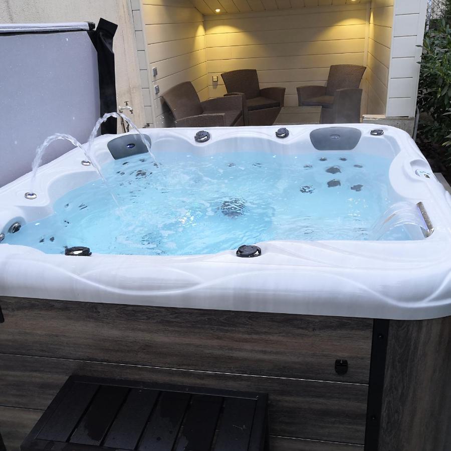 O Rethel Jacuzzi, Gite Ardennes Exteriér fotografie